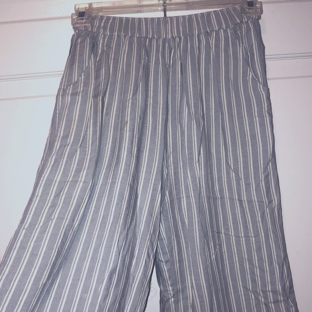 American Eagle Flowy Pants